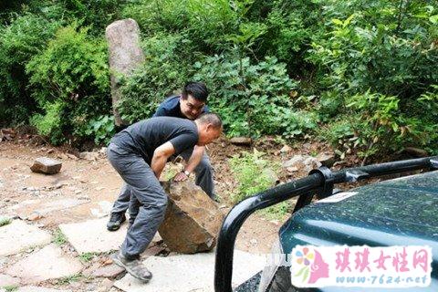 梦见巨大的岩石阻挡去路